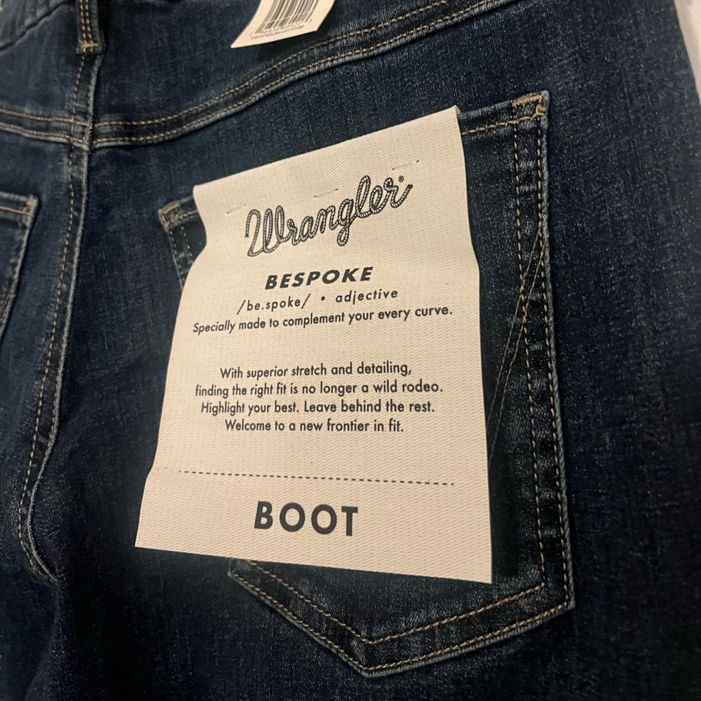 Women’s Wrangler Bespoke Bootcut Jeans, 32x32, NWT